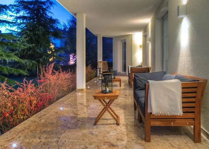 Alpine Marcella Daire